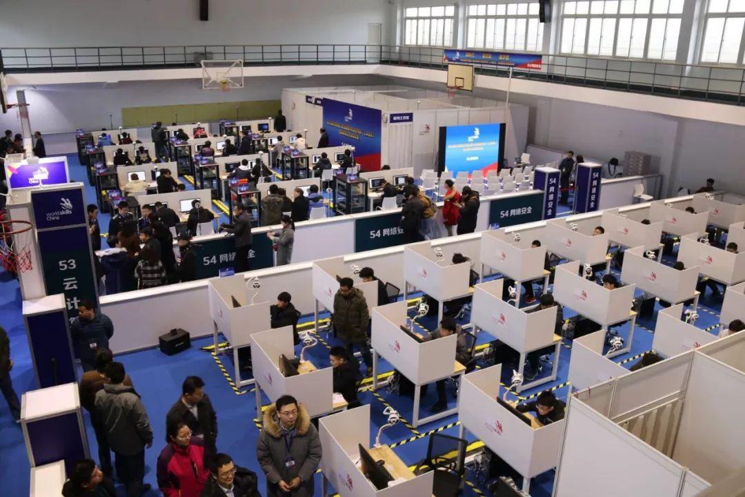 正规黑客在线接单免费:数据恢复与网络安全防护指南