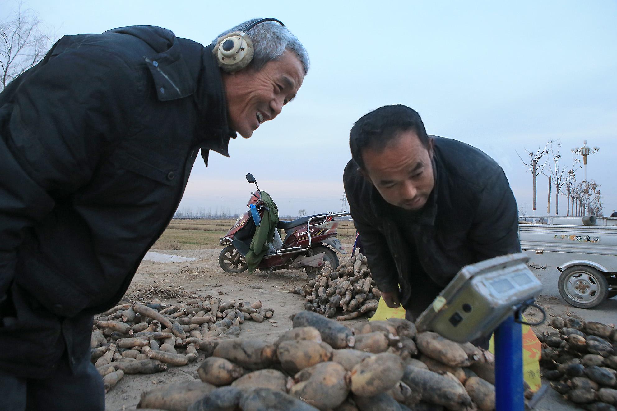 一天挣2万的黑渠道真相揭秘:如何识别非法陷阱并选择合法致富之路 第1张 一天挣2万的黑渠道真相揭秘:如何识别非法陷阱并选择合法致富之路 第1张