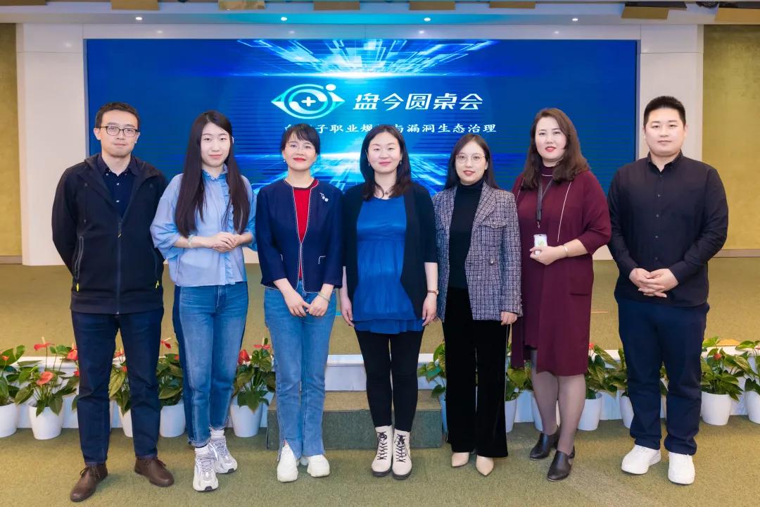 正规免费黑客联系方式：合法安全服务指南，保护你的网络安全  第3张