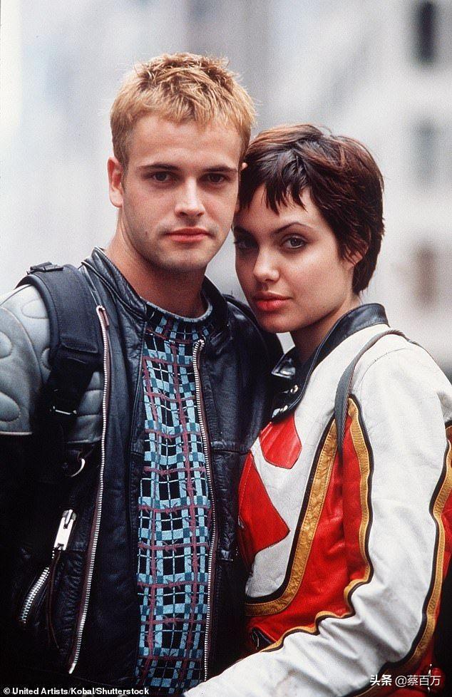 黑客先付款帮你是真的吗?揭秘网络灰色服务的真相与安全防范指南 第3张 黑客先付款帮你是真的吗?揭秘网络灰色服务的真相与安全防范指南 第3张