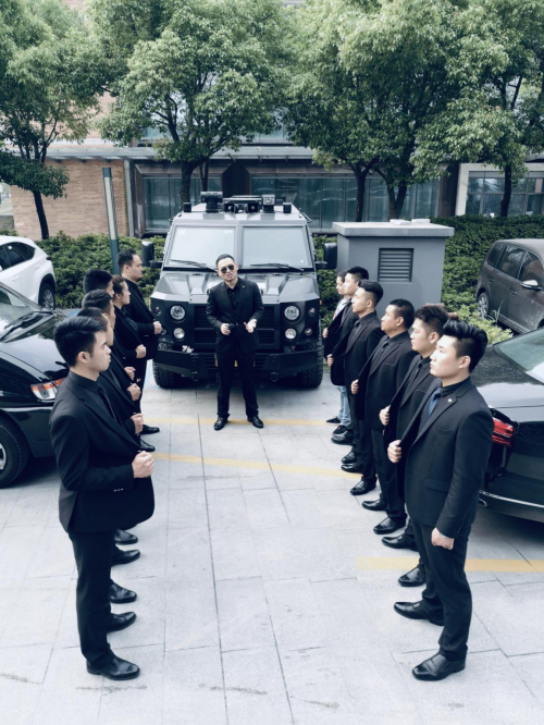 雇一个私人保镖多少钱?2024年价格表与省钱技巧全解析