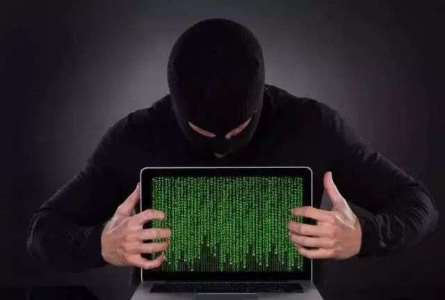 当黑客一个月多少钱？揭秘合法与非法收入差距及隐性成本  第2张