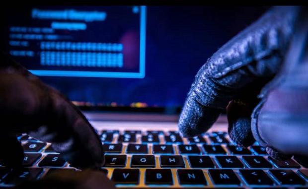 24小时黑客在线接单平台:揭秘数字暗网的风险与防范指南