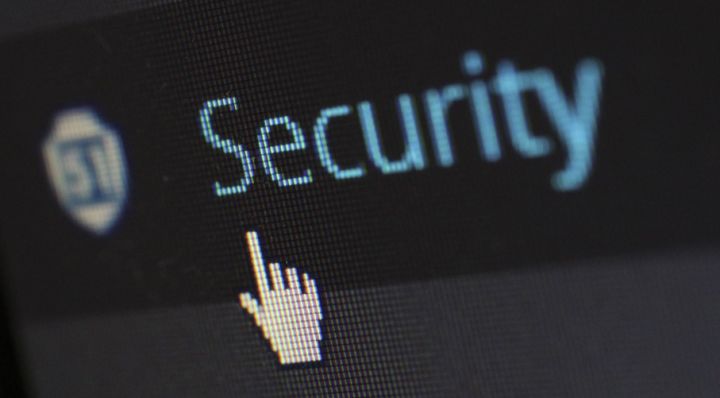 黑客是先办事再收钱吗?揭秘地下服务的风险与真相,助你避开法律陷阱