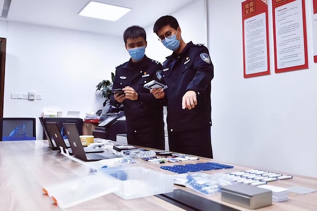 靠谱的黑客联系方式在哪里?官方渠道与地下论坛风险对比,助你安全解决技术难题 第3张 靠谱的黑客联系方式在哪里?官方渠道与地下论坛风险对比,助你安全解决技术难题 第3张