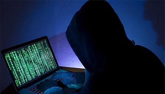 黑客24小时接单平台网站:揭秘暗网服务的便捷陷阱与安全风险