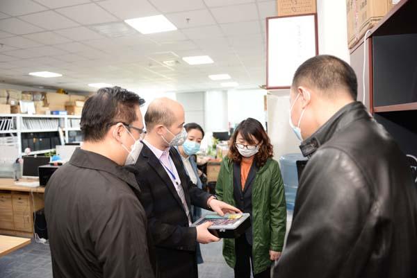 40岁了学编程已经太晚了?揭秘成年人的编程学习优势与成功转型路径