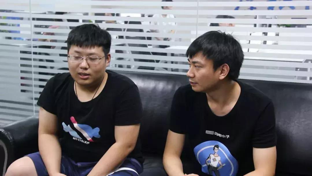 40岁了学编程已经太晚了?揭秘成年人的编程学习优势与成功转型路径