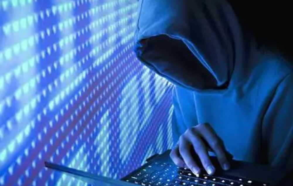 黑客一般在哪找目标？揭秘黑客锁定目标的4大途径与7步防护指南  第2张