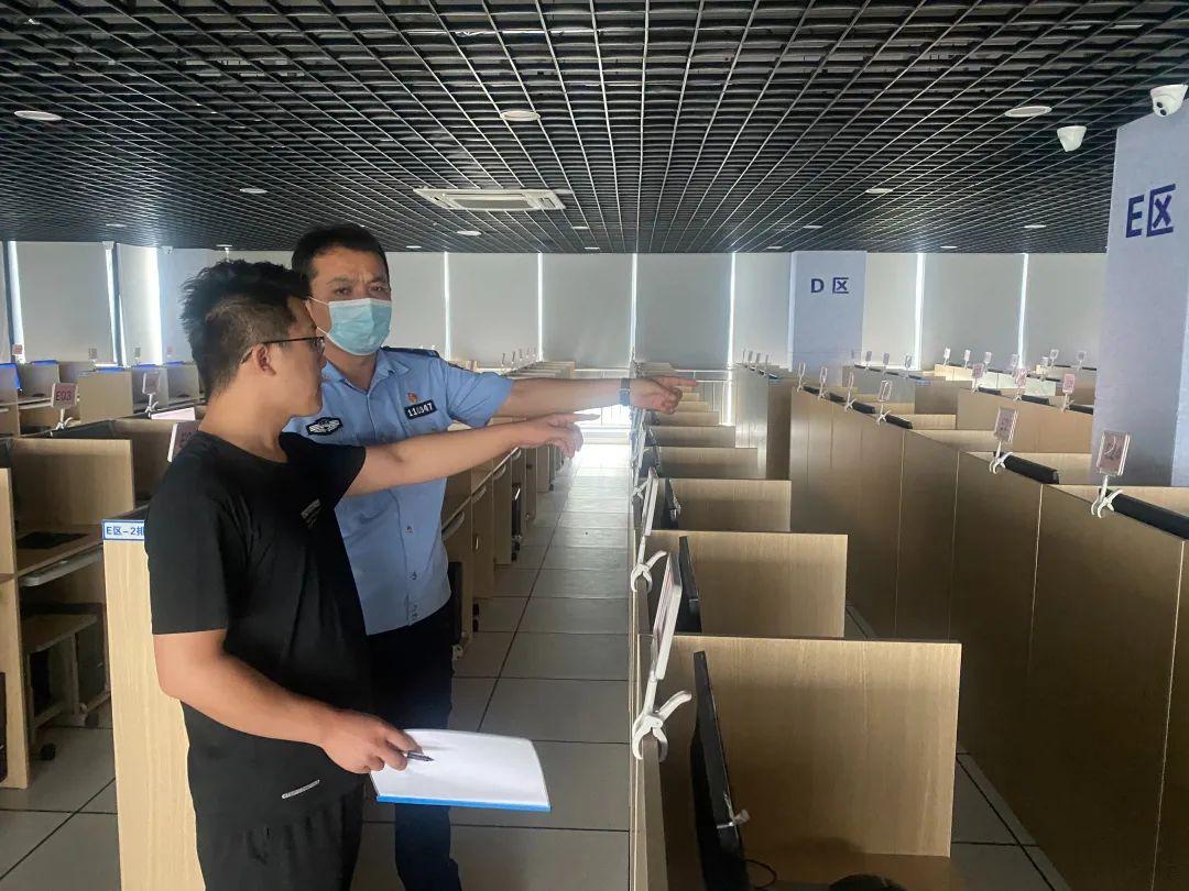 黑客在线服务：合法与非法界限全解析，助你安全选择避免法律风险  第3张