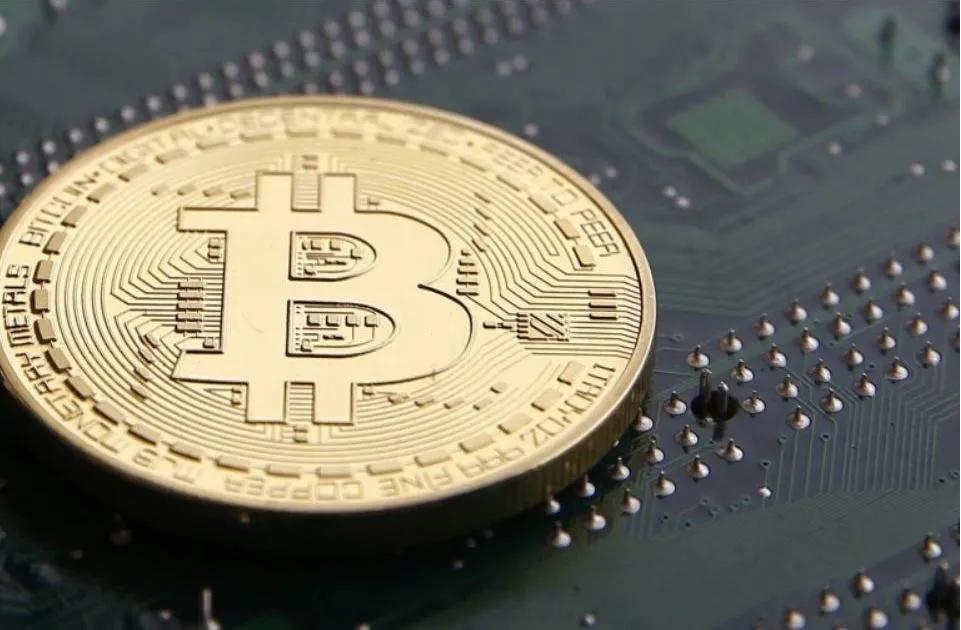 免费黑客QQ联系方式是什么？揭秘网络诈骗陷阱与安全防护指南  第1张